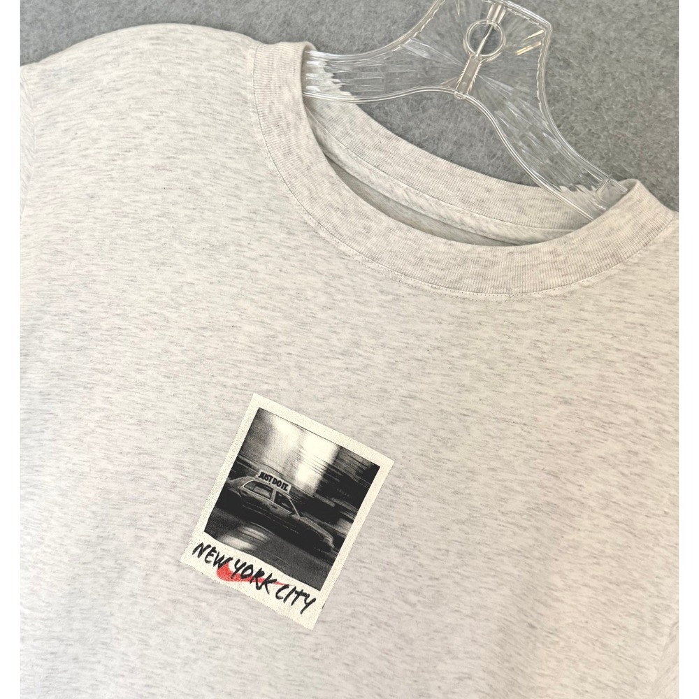 Nike NYC Taxi Polaroid T-Shirt Mens M Gray Just Do It Loose Fit Short Sleeve